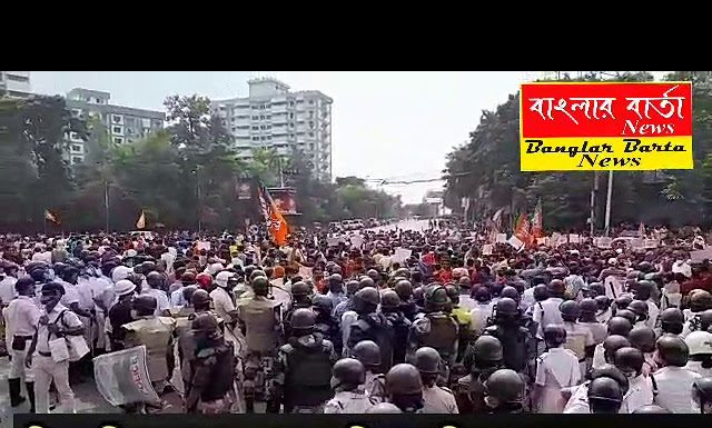 বিজেপির যুব মোর্চার আজ নবান্ন অভিযানকে ঘিরে হাওড়া ময়দান চত্বর রণক্ষেত্র চেহারা নেয়।