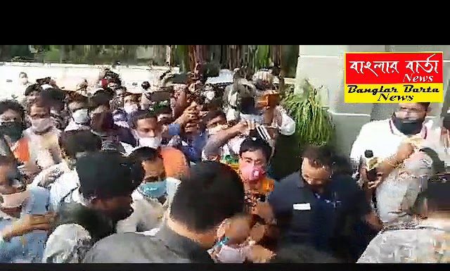 আজ শিলিগুড়িতে একটি বেসরকারি হোটেলে দলীয় কর্মসূচীতে যোগ দিলেন বিজেপির সর্বভারতীয় সভাপতি জেপি নাড্ডা।