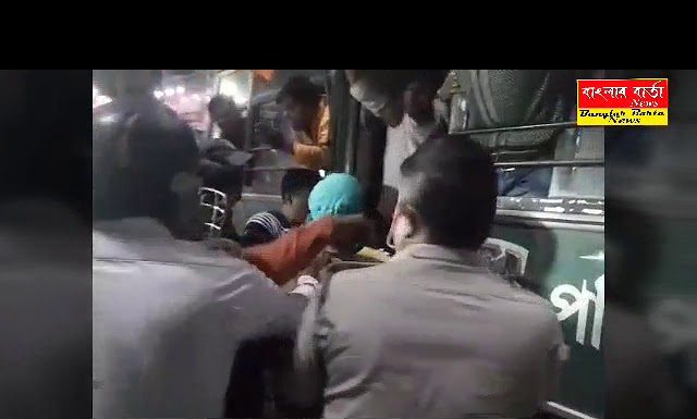 শিলিগুড়ি হাশমি চকে বিজেপি যুব মোর্চার পক্ষ থেকে বিক্ষোভ কর্মসূচি।