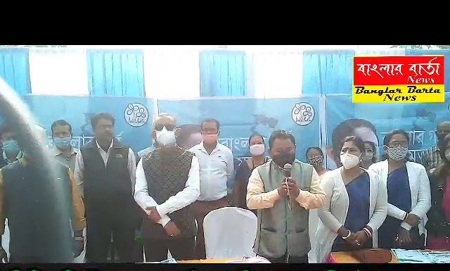 শিলিগুড়ি 40 নম্বর ওয়ার্ড তৃণমূল কংগ্রেসের বঙ্গ ধ্বনি যাত্রায় মন্ত্রী গৌতম দেব।