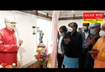 প্রয়াত অভিনেতা সৌমিত্র চট্টোপাধ্যায়ের মোমের মূর্তি উন্মোচন হলো।