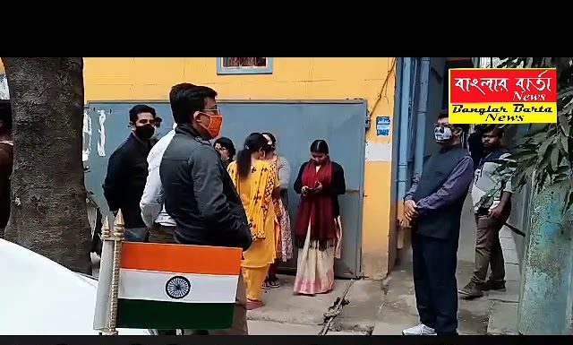 দার্জিলিংয়ের সাংসদ প্রয়াত সাংবাদিকের পরিবারের সাথে দেখা করলেন।