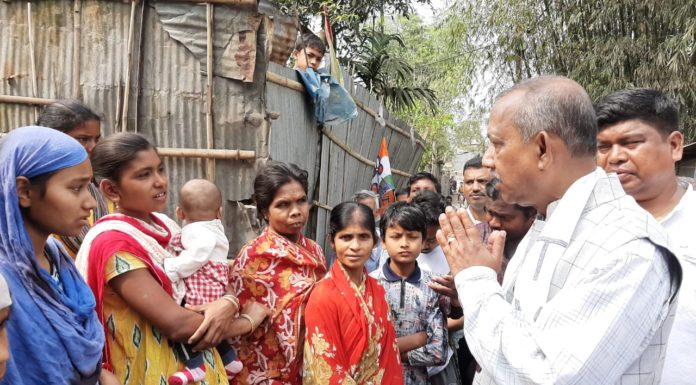 ২০২১ এর আসন্ন বিধানসভা নির্বাচন উপলক্ষ্যে তৃণমূল কংগ্রেসের সমর্থনে ১৯-ডাবগ্রাম ফুলবাড়ি বিধানসভা কেন্দ্রের ফুলবাড়ি ২ নং গ্রাম পঞ্চায়েত এলাকায় নির্বাচনী প্রচারে গৌতম দেব।