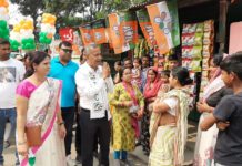 ৭এপ্রিল,শিলিগুড়িঃ বিধানসভা নির্বাচন উপলক্ষ্যে তৃণমূল কংগ্রেসের সমর্থনে ১৯/ডাবগ্রাম ফুলবাড়ি বিধানসভা কেন্দ্রের ৪৩ নং ওয়ার্ডের (শিলিগুড়ি সংযোজিত এলাকা) বিভিন্ন এলাকার নির্বাচনী প্রচারে গৌতম দেব।