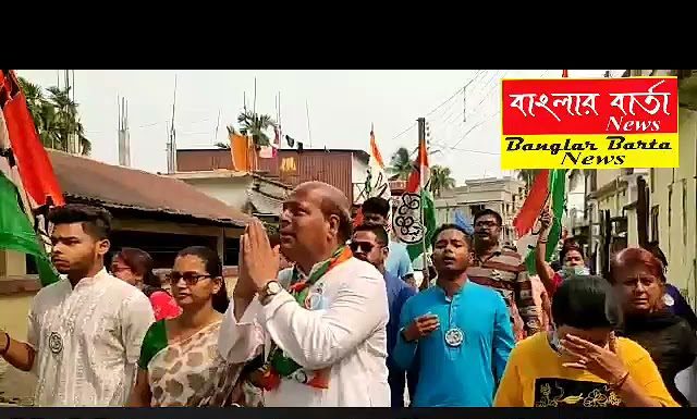 শিলিগুড়ি 24 নম্বর ওয়ার্ডের ওম প্রকাশ মিশ্র ভোট প্রচারে।