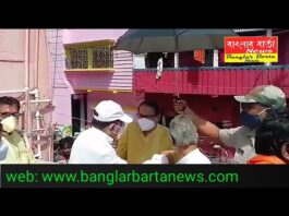 রাজ্যের মন্ত্রী সুব্রত মুখোপাধ্যায় তারাপীঠ মন্দিরে পুজো দিতে এসে জানালেন লক্ষাধিক ভোটে মমতা বন্দ্যোপাধ্যায় জিতবেন।