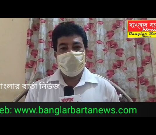 দুর্গাপুরের দেবস্মিতা শারীরিক প্রতিবন্ধকতা কে হার মানিয়ে আজ এক সফল বাচিক শিল্পী।