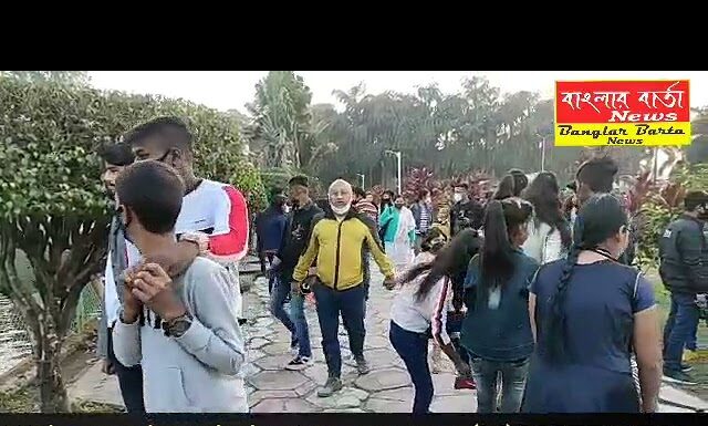 ইংরেজি নতুন বছরের প্রথম রবিবার শিলিগুড়ি সূর্যসেন পার্কের কিছু মুহূর্ত।