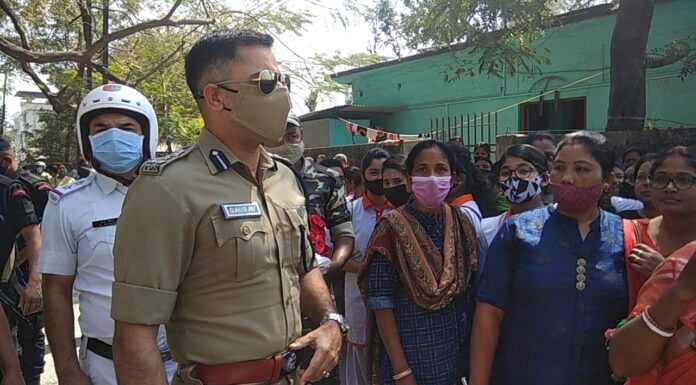 2022 মাধ্যমিক পরীক্ষার প্রথম দিনে শিলিগুড়ি পুলিশ কমিশনার গৌরব শর্মা বিভিন্ন এলাকা পরিদর্শনে।