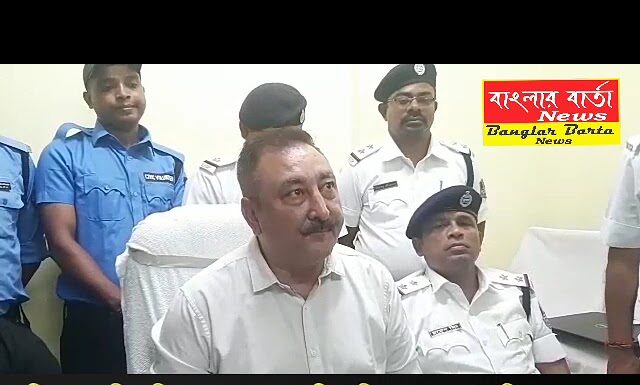 এটিএম জালিয়াতির সঙ্গে যুক্ত একটি গাড়ি সমেত চার পান্ডা গ্রেপ্তার।