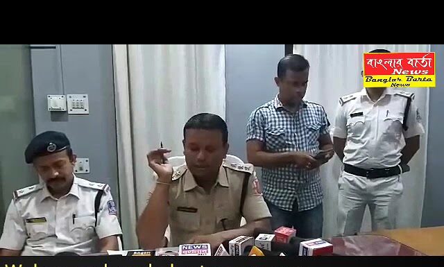 বিপুল পরিমাণে গাঁজা ও কয়েক লক্ষ টাকা সহ দুই ব্যক্তি গ্রেফতার।