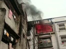 শিলিগুড়ির একটি বহুতলে আগুন।