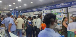 প্রচন্ড গরমে মানুষ নাজেহাল এসি কিনতে ভিড় শিলিগুড়িতে।