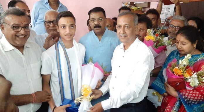 শিলিগুড়ি শুভম আগরওয়াল আইএস সি(দ্বাদশ)পরীক্ষায় দেশের মধ্যে প্রথম স্থান অর্জন করলেন।