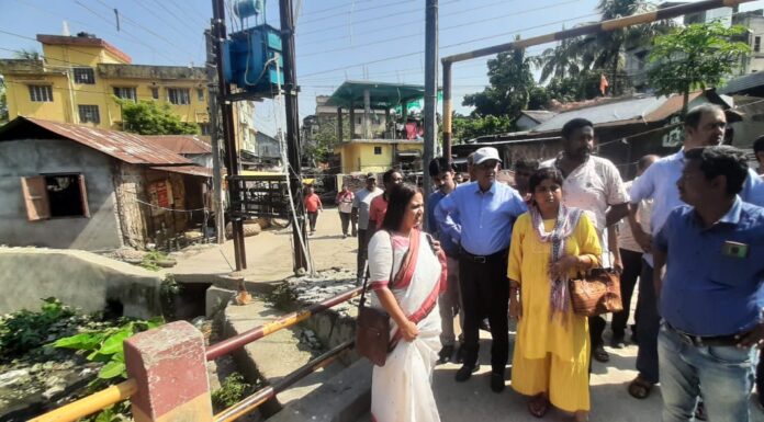 নদী দূষণ রোধ ও সংস্কারের উদ্যোগী হয়ে মেয়রের পরিদর্শন।