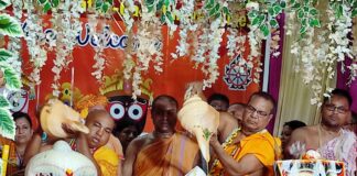 শিলিগুড়ি ইসকন মন্দিরে জগন্নাথ দেবের স্নানযাত্রা উৎসব পালিত হল।