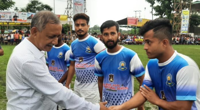 শিলিগুড়ি পুর নিগমের ৪৭ নং ওয়ার্ডের পাতি কলোনি স্পোর্টিং ক্লাবের পরিচালনায় দিবারাত্রি নকআউট ফুটবল টুর্নামেন্টের আয়োজন, উপস্থিত ছিলেন মেয়র গৌতম দে।