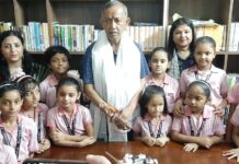 শিলিগুড়ির ব্রাইট একাডেমির খুদে পড়ুয়াদের সঙ্গে মিলিত হলেন মেয়র গৌতম দেব।