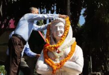ভারতের প্রাক্তন প্রধানমন্ত্রী ইন্দিরা গান্ধীর ৪০তম প্রয়াণ দিবসে শ্রদ্ধার্ঘ্য নিবেদন করলেন মেয়র গৌতম দেব।