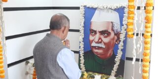 ভারতের প্রথম রাষ্ট্রপতি ড. রাজেন্দ্র প্রসাদের ১৪০ তম জন্মদিবসে শিলিগুড়ি পুর নিগমের পক্ষ থেকে শ্রদ্ধার্ঘ্য নিবেদন।