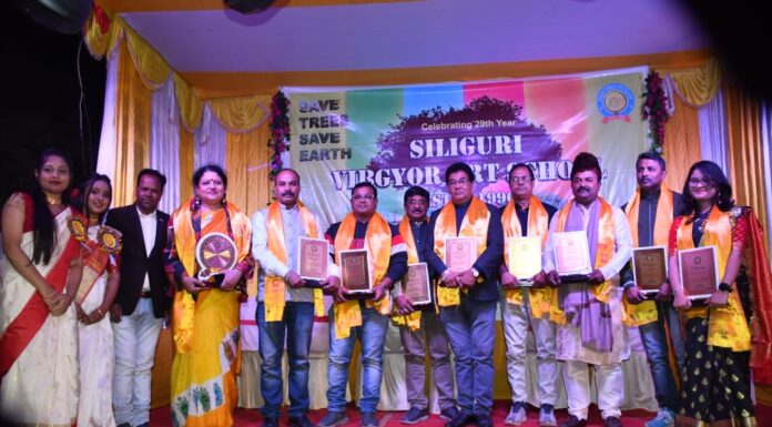 শিলিগুড়ি ভিবজিওর আর্ট স্কুলের সরস্বতী পূজা উপলক্ষে সংবর্ধনা অনুষ্ঠানের আয়োজন করা হয়।