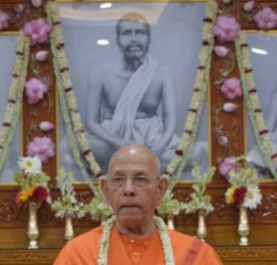 প্রয়াত রামকৃষ্ণ মিশনের অধ্যক্ষ স্বামী স্বরণানন্দ মহারাজ। বার্ধক্য জনিত সমস্যায় তিনি ভুগছিলেন, রাত ৮.১৪ মিনিট নাগাদ তিনি প্রয়াত হন, মৃত্যুকালে, তাঁর ব