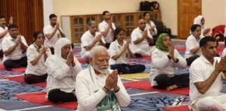 বিশ্ব যোগা দিবসে যোগ দিলেন প্রধানমন্ত্রী।