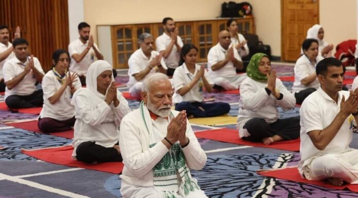 বিশ্ব যোগা দিবসে যোগ দিলেন প্রধানমন্ত্রী।