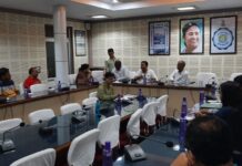 হায়দার পাড়া মার্কেট কমপ্লেক্স নিয়ে মেয়র এর বৈঠক।