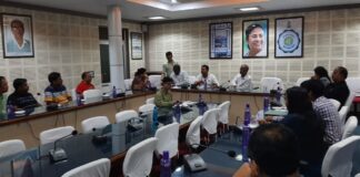 হায়দার পাড়া মার্কেট কমপ্লেক্স নিয়ে মেয়র এর বৈঠক।