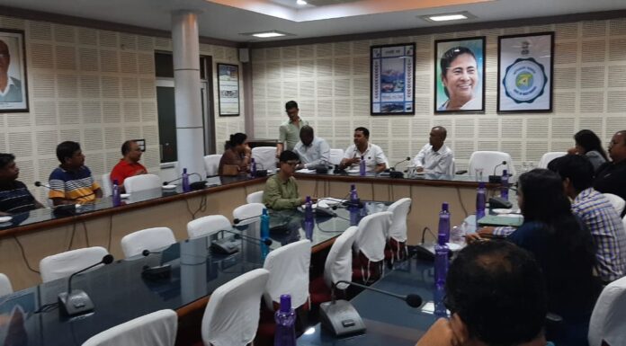 হায়দার পাড়া মার্কেট কমপ্লেক্স নিয়ে মেয়র এর বৈঠক।