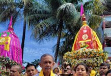 শিলিগুড়ি ইসকন মন্দিরের রথযাত্রায় মেয়র।