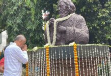 কবিগুরুর প্রয়াণ দিবসে শ্রদ্ধার্ঘ নিবেদন মেয়রের।