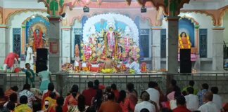 মহা অষ্টমীর পূজো চলছে শিলিগুড়িতে।
