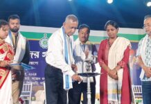 বাংলা মোদের গর্ব অনুষ্ঠানে শুভ সূচনায় গৌতম দেব।
