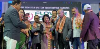 শিলিগুড়িতে পুষ্প প্রদর্শনী মেলা শুরু হল।