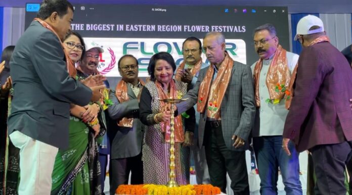 শিলিগুড়িতে পুষ্প প্রদর্শনী মেলা শুরু হল।