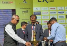 বাণিজ্য মেলার শুভ উদ্বোধনী অনুষ্ঠানে শিলিগুড়ির মেয়র গৌতম দেব।