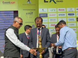 বাণিজ্য মেলার শুভ উদ্বোধনী অনুষ্ঠানে শিলিগুড়ির মেয়র গৌতম দেব।