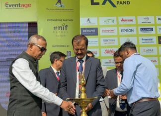বাণিজ্য মেলার শুভ উদ্বোধনী অনুষ্ঠানে শিলিগুড়ির মেয়র গৌতম দেব।