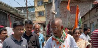 শিলিগুড়ি 29 নম্বর ওয়ার্ড নির্বাচনী প্রচারে গৌতম দেব।