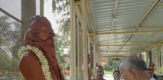 সূর্যসেন পার্কে কবি গুরু কে শ্রদ্ধা মেয়রের
